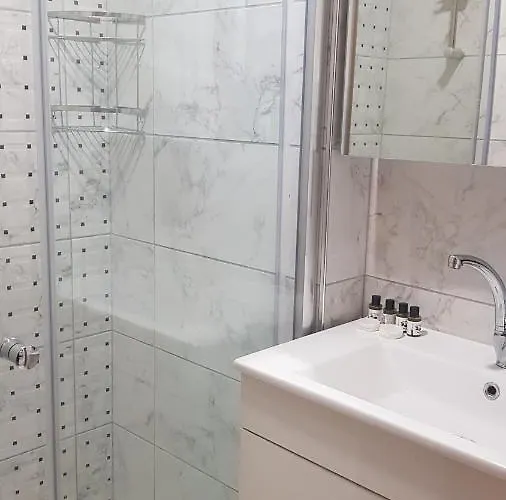 Aparthotel Guest Konaklar *